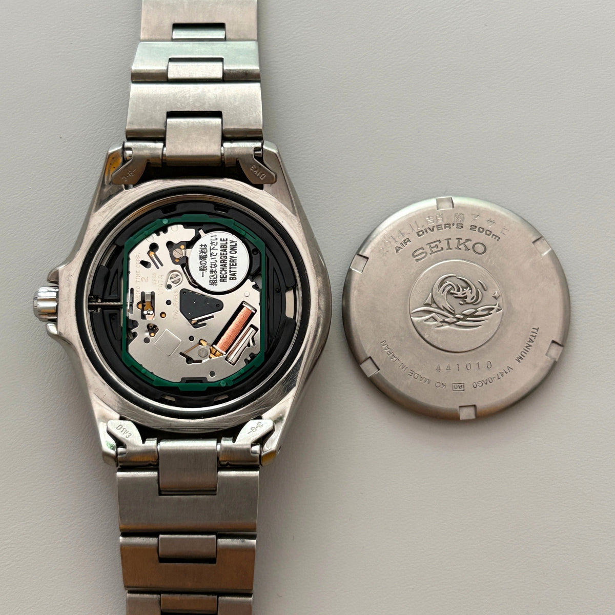 Seiko Prospex V147-0AG0 Solar Titanium Diver 200m Men’s Watch image 8