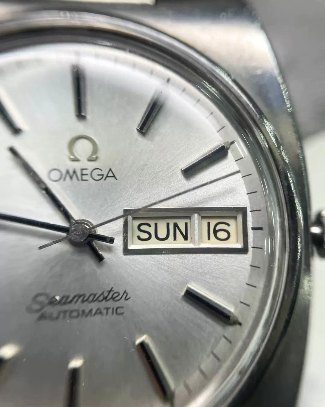 Omega Seamaster 166.0216 Day-Date Cal. 1020 35mm Automatic Watch Swiss Made image 10