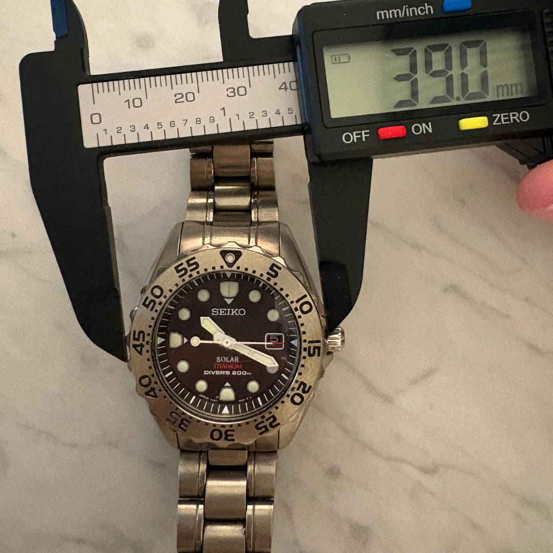 Seiko Prospex V147-0AG0 Solar Titanium Diver 200m Men’s Watch image 9