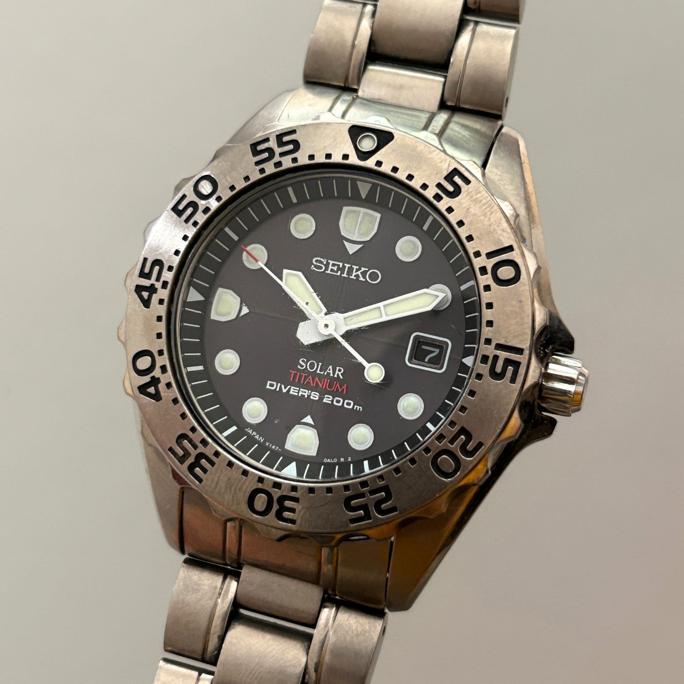 Seiko Prospex V147-0AG0 Solar Titanium Diver 200m Men’s Watch image 4
